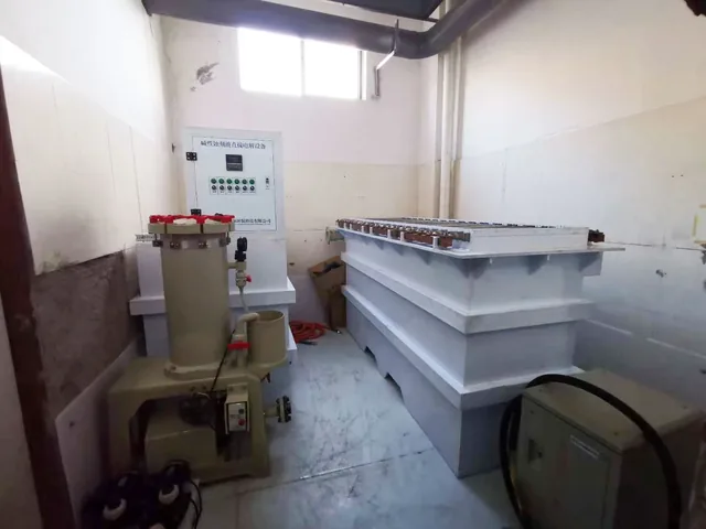 Small Copper Electrolysis Refining Machine 2kg Per 24h in operation
