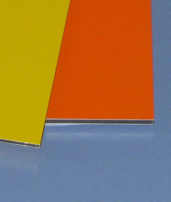 Spectra colour-shifting aluminum composite panel in yellow and orange tones