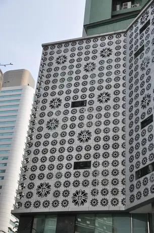China Akzo Nobel Paint Building Decorative 3D Punching Holes Aluminum Perforated Panel view 3