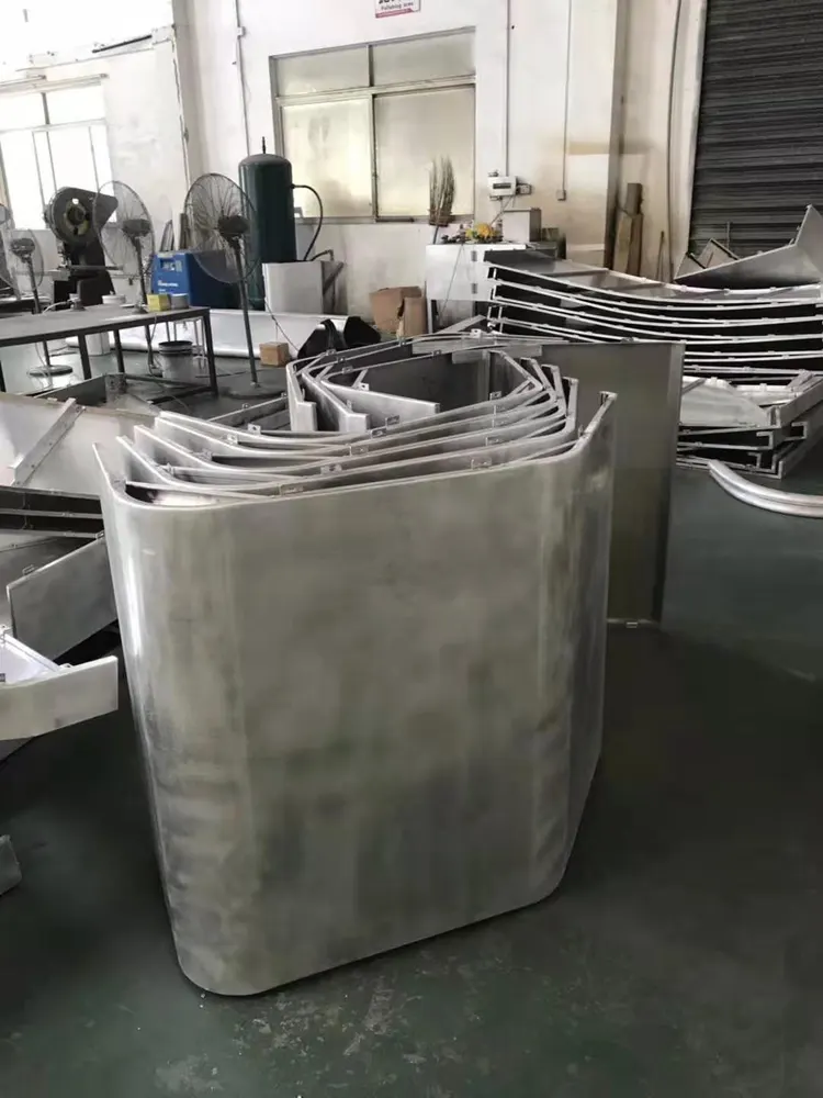 aluminum double curved solid panel with varied style — Foshan Qi Aluminum Decorative Materials Co., Ltd