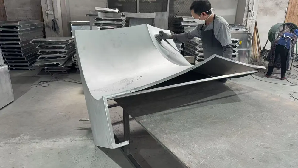 high quality aluminum double curved solid panel — Foshan Qi Aluminum Decorative Materials Co., Ltd
