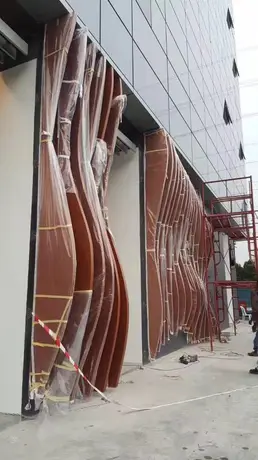 Self Stick Pine Wood Wall Cladding Peel and Stick Wood Wall Panel