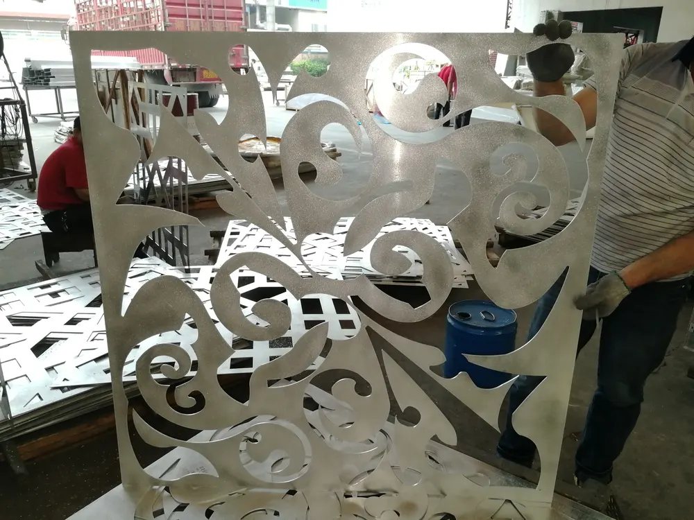 290w rollable canopy assembly line Solar panel — Foshan Qi Aluminum Decorative Materials Co., Ltd