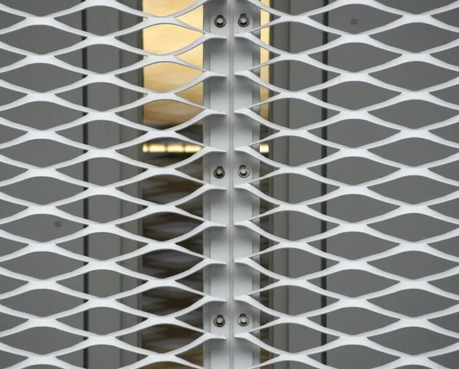 SDF Powder Coating Aluminum Mesh Panel for Outdoor Decorative Factory in China — Foshan Qi Aluminum Decorative Materials Co., Ltd
