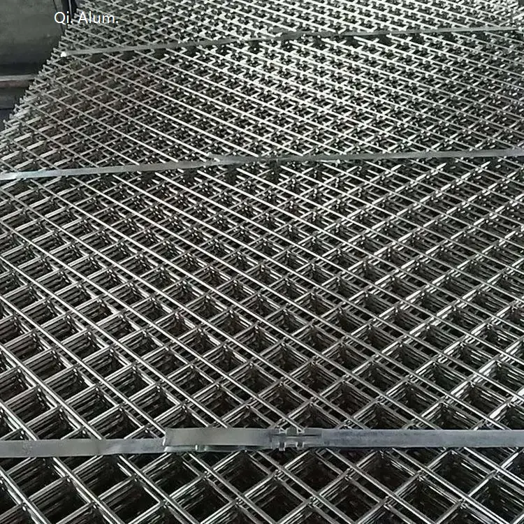 Expanded metal mesh aluminum steel expanded metal mesh rolls grating in rhombus mesh — Foshan Qi Aluminum Decorative Materials Co., Ltd