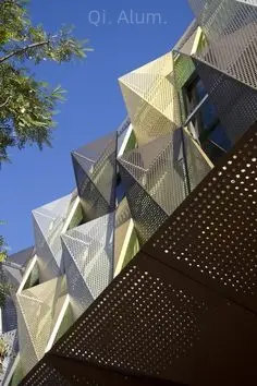 Design Style Contemporary Building Price Aluminium Carved 3D Curtain Wall Panel view 4