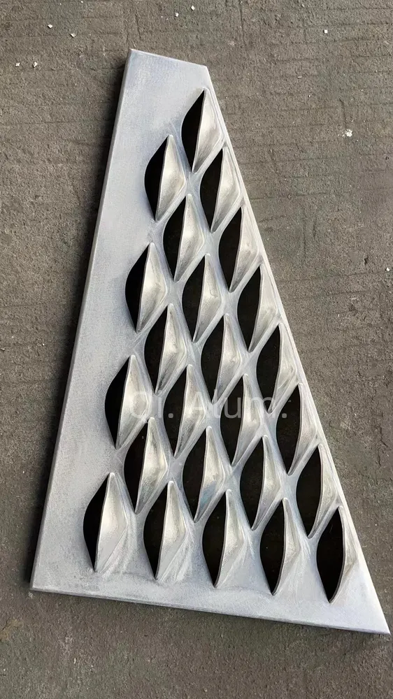 3MM Aluminum fish scale panel beautiful design for curtain wall cladding decoration work — Foshan Qi Aluminum Decorative Materials Co., Ltd