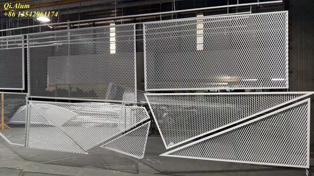 Low carbon Expanded metal mesh Waterproof metal mesh — Foshan Qi Aluminum Decorative Materials Co., Ltd