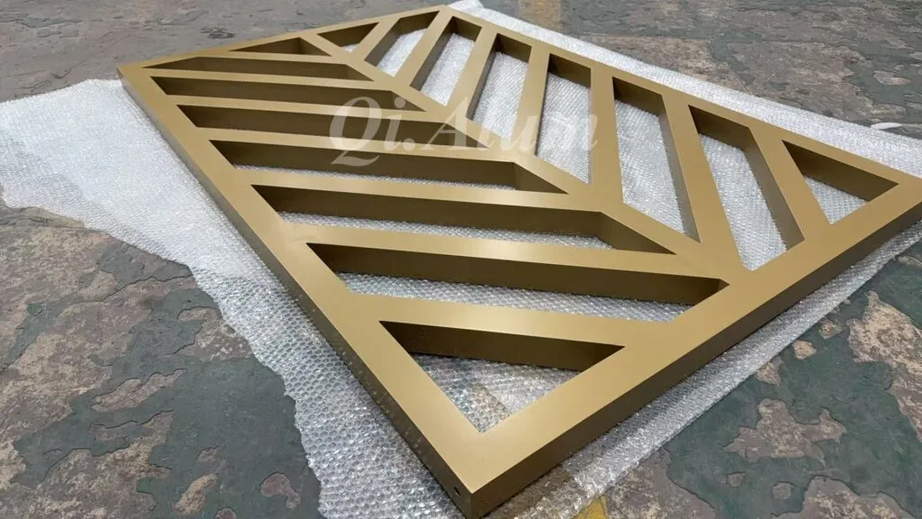 aluminum solid panel fence, solid aluminum wall panel, aluminum perforated sheet metal, aluminum ceiling tiles, aluminum ceiling grid, aluminum alloy ceiling, aluminum mashrabiya screens,punching aluminum sheet