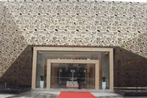 aluminum solid panel fence, solid aluminum wall panel, aluminum perforated sheet metal, aluminum ceiling tiles, aluminum ceiling grid, aluminum alloy ceiling, aluminum mashrabiya screens,punching aluminum sheet