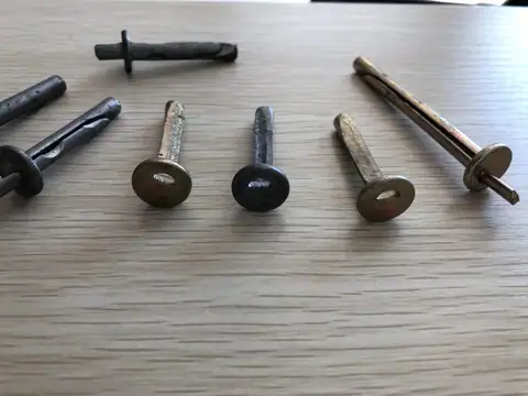 Ceiling anchors bolt head boring making machine — detail 1