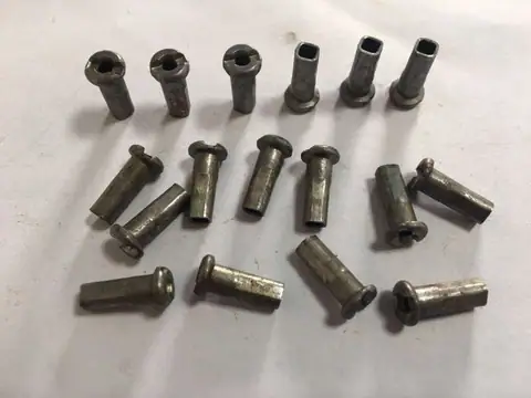 Three stations bolt screw rivet nut making machine — detail 1