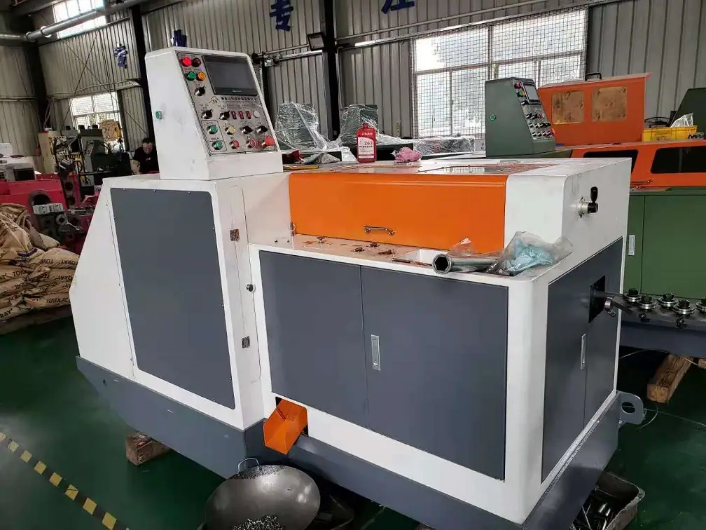 Three stations bolt screw rivet nut making machine