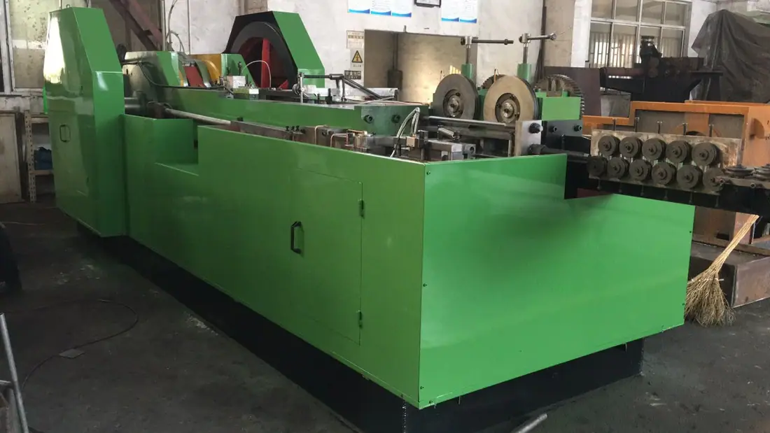 Super long stroke one die two blow hex bolt cold heading machine
