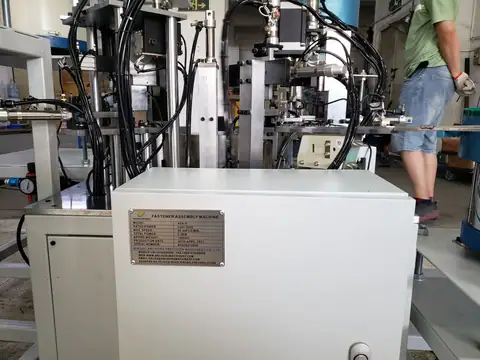 hex bolt nut spring flat washer automatic assembly machine