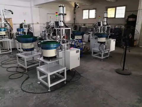m10 wedge anchor bolt and clip automatic fasten assembly machine