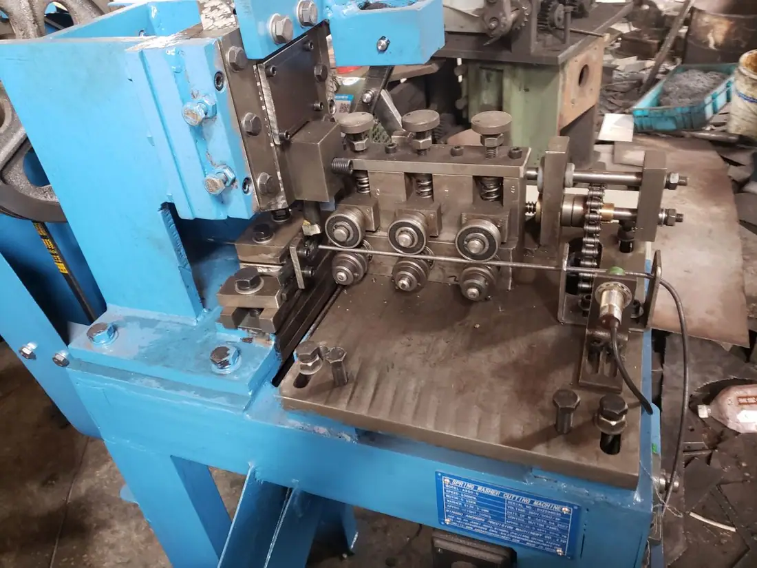 JIS spring lock washer cut to piece machine
