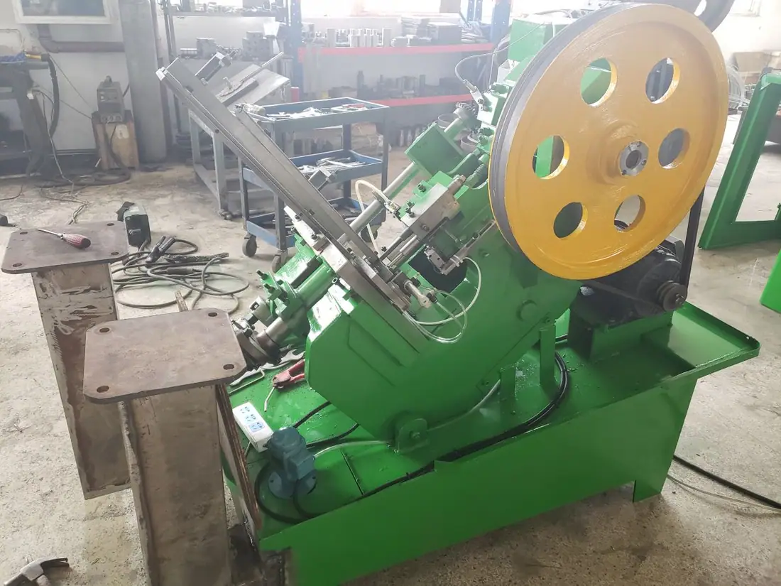 Nut washer riveting chimerism press assembly machine