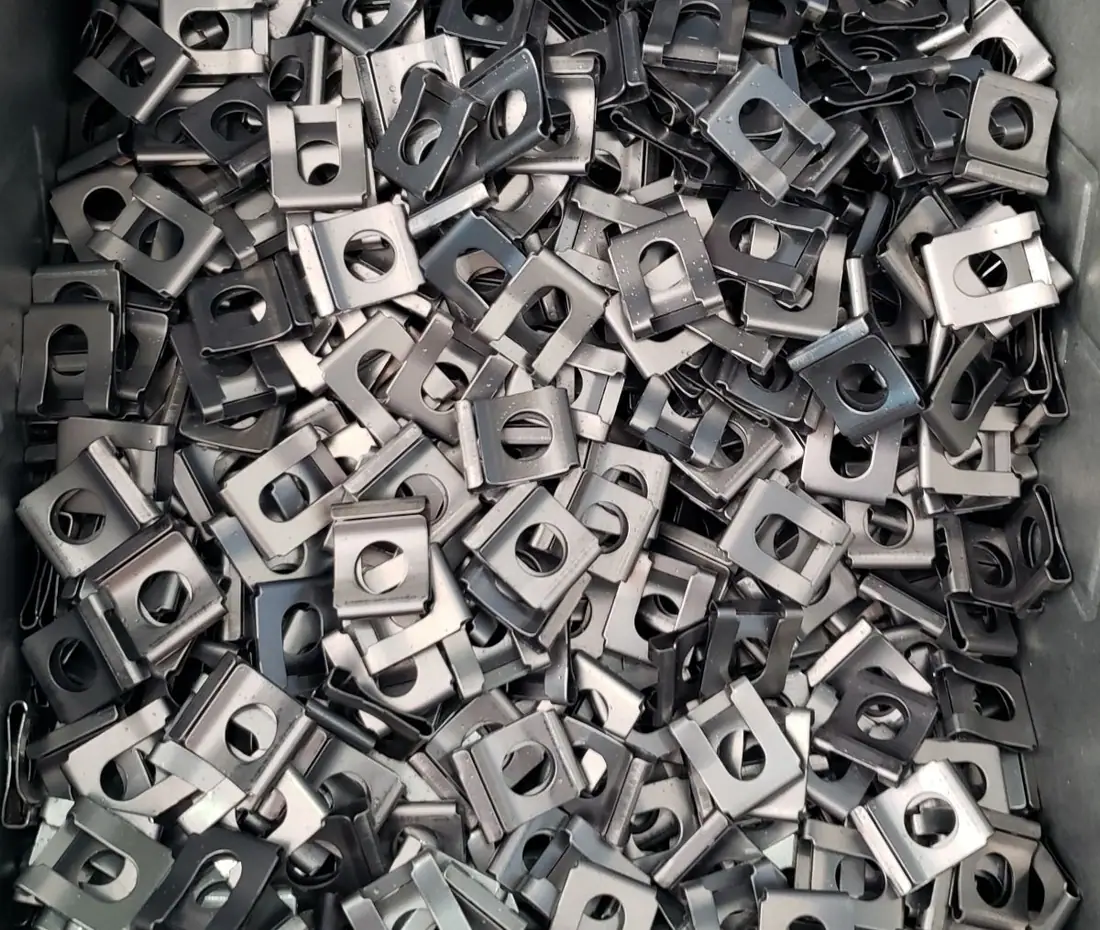 Strip bent buckle clip progressive stamping equipment