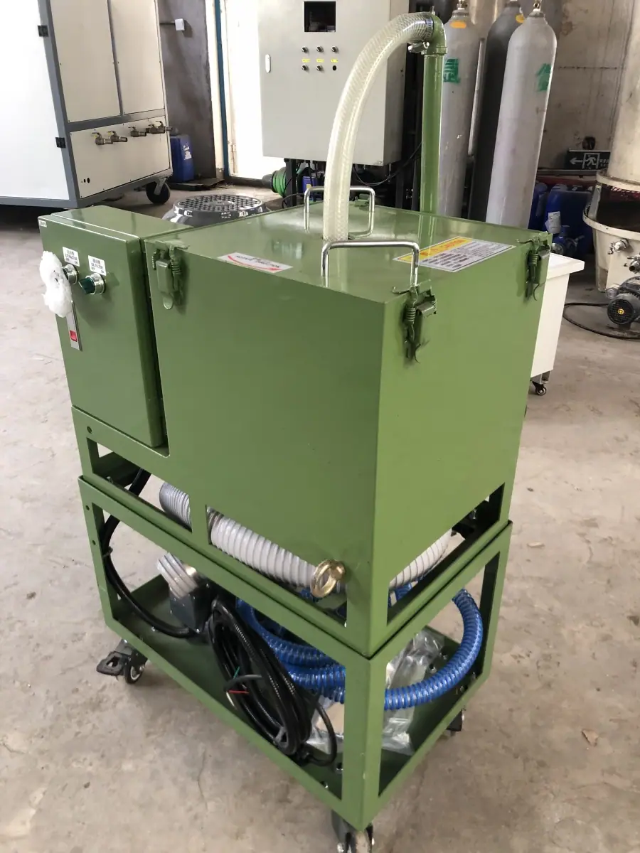 Centrifugal liquid and oil recycling cleaning machine manually dirty slug discharging