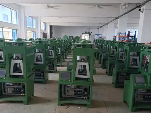 Centrifugal oil cleaning residue separator with auto dirty residue discharge