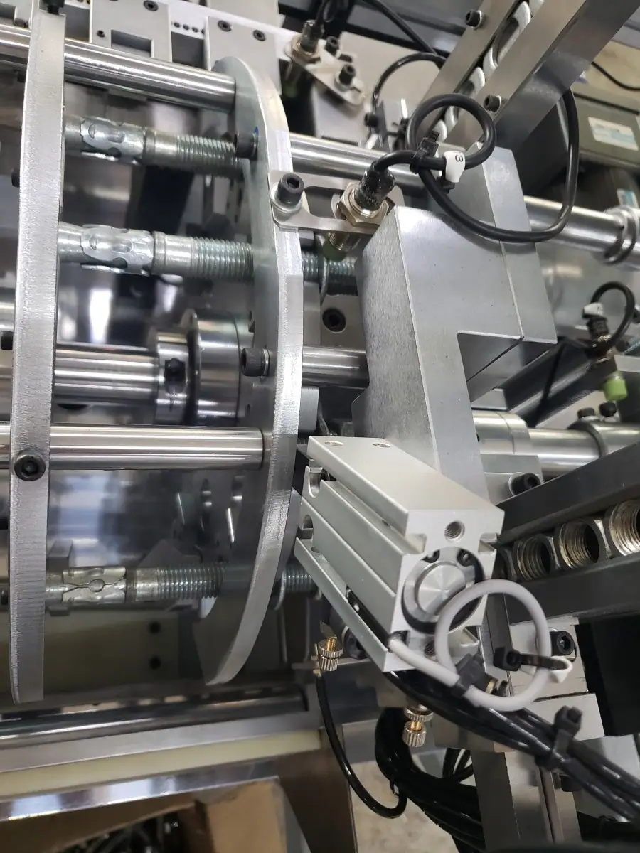 M16 Wedge anchor 4 components automatic assembly line