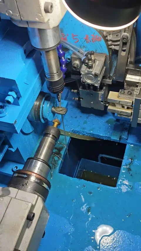 Servo drive hole chamfering and thread tapping machine