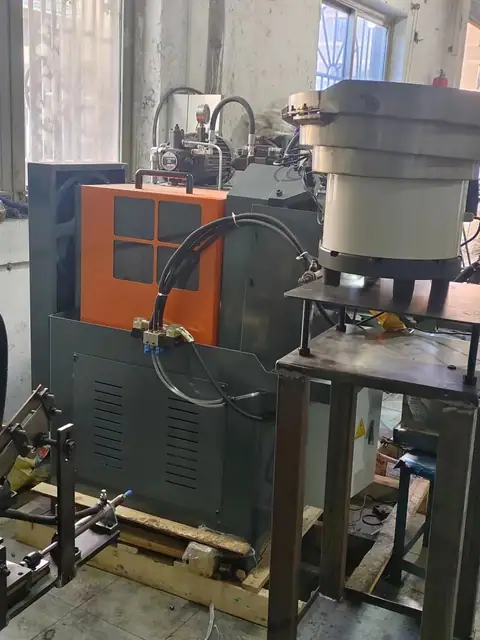 Stud plug external thread auto feeding rolling machine