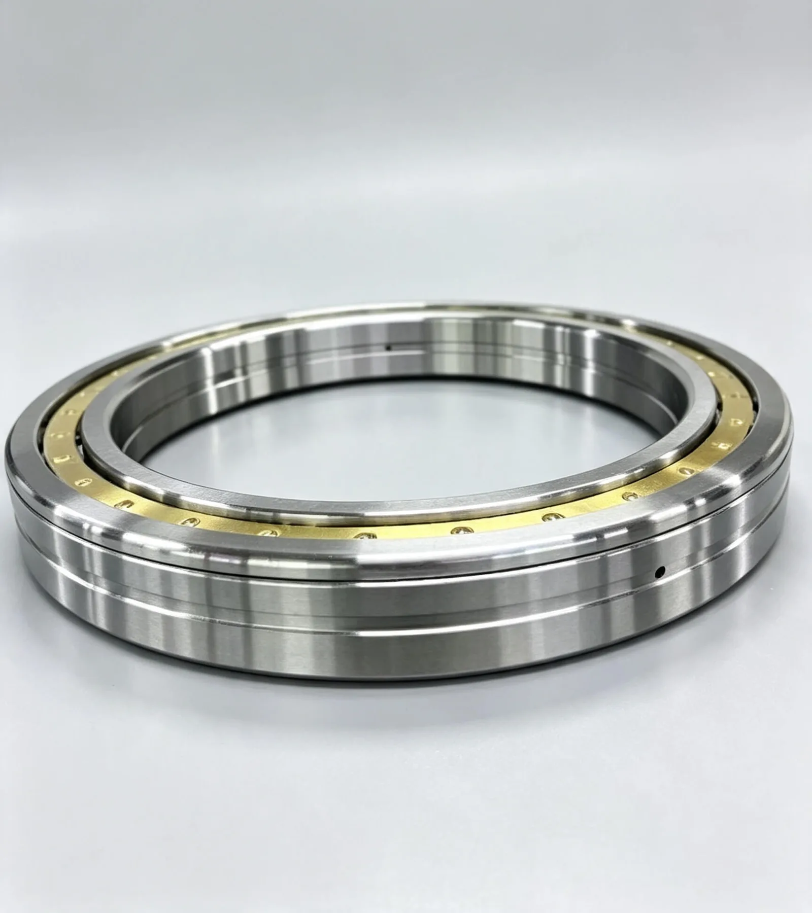 Full complement cylindrical roller bearing