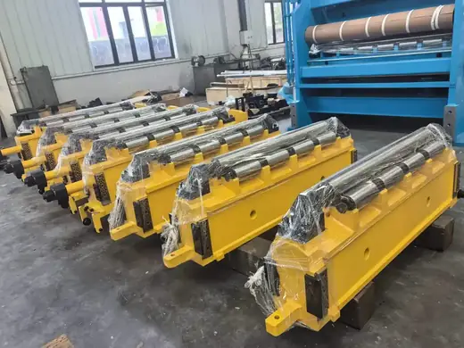Scale breaker cassette assembly with alloy steel frame