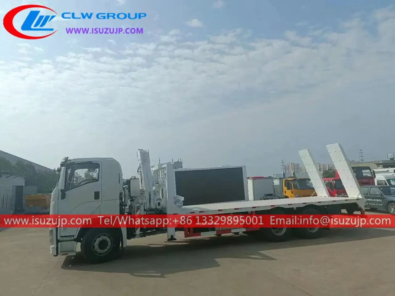 10 Wheel ISUZU Flatbed Truck with Knuckle Boom for Sale view 2