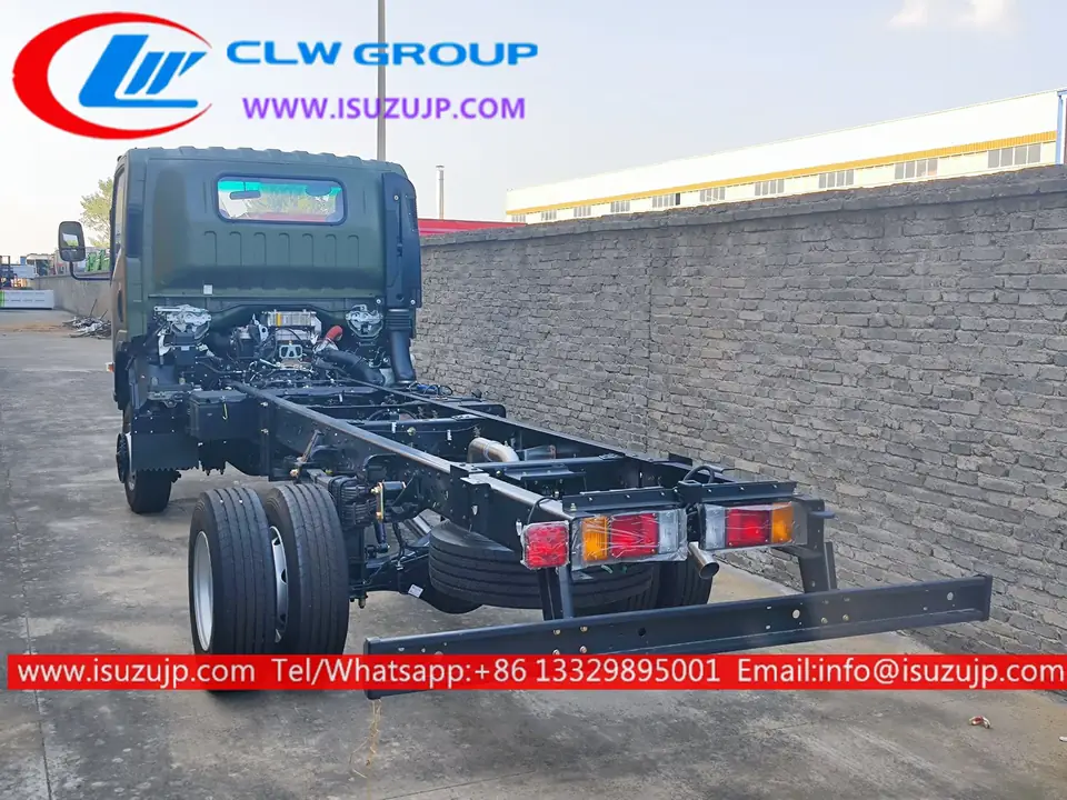 4WD 4×4 ISUZU NPR All Terrain 8tons Truck Chassis view 4