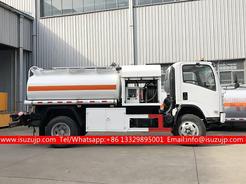 4×4 ISUZU ELF All Terrain 4000liters Oil Dispenser Truck with Two Compartments view 4