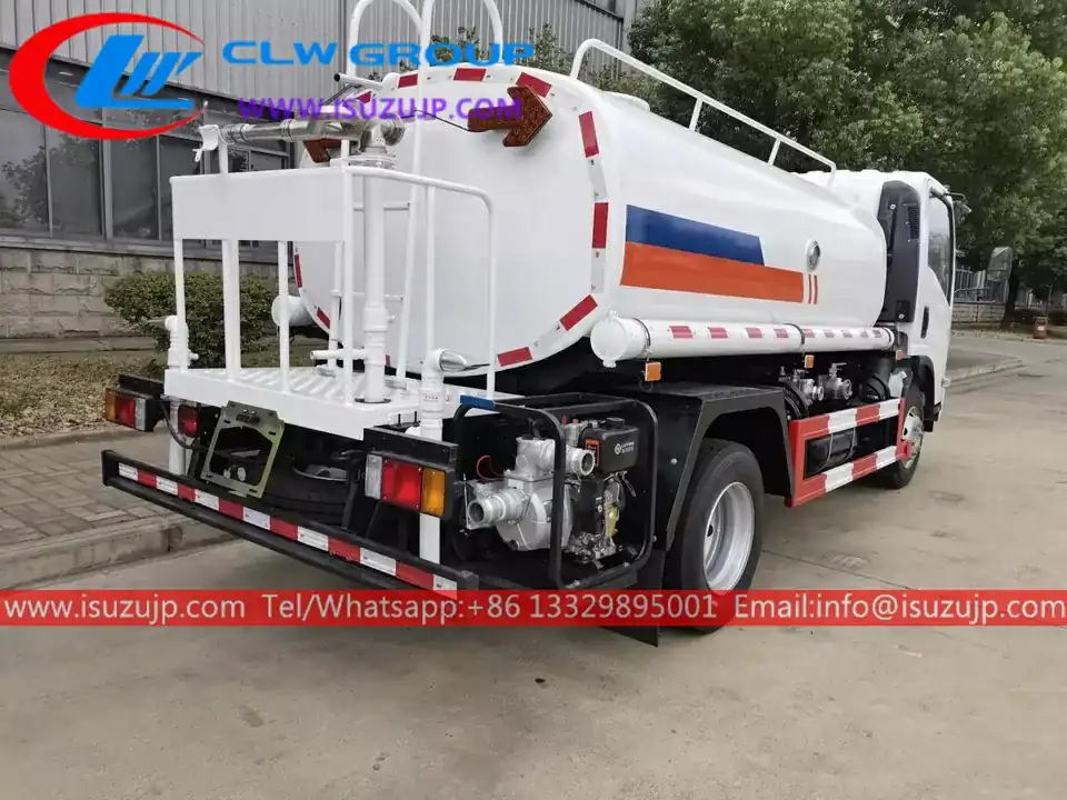 ISUZU ELF 6000liters Emergency Water Supply Truck view 3