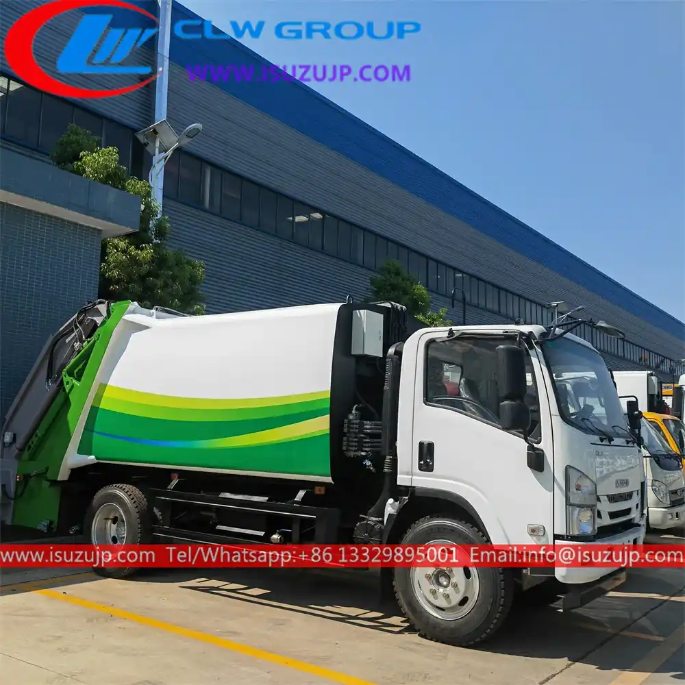ISUZU ELF 8cbm Rubbish Compactor Truck view 4