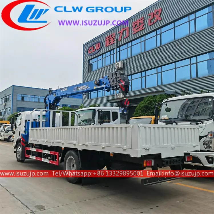 ISUZU ELF Boom Truck Mouned XCMG K-SQS125TL Crane with Sleeping Cabin view 4