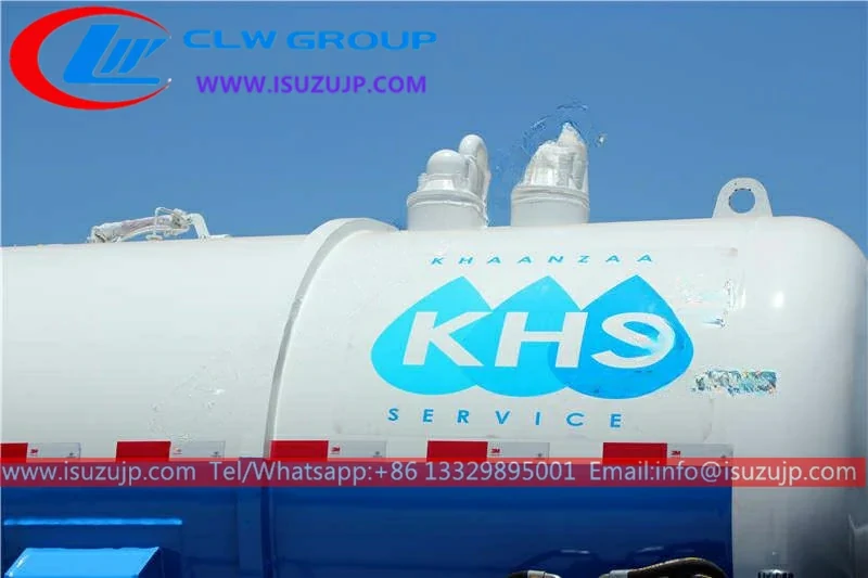 ISUZU FVZ Double Cabin 20000liters Septic Pump Truck for Sale in South Africa view 4