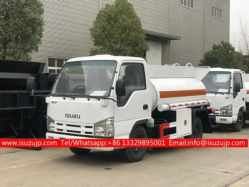ISUZU Mini 2000litres Oil Delivery Truck view 4