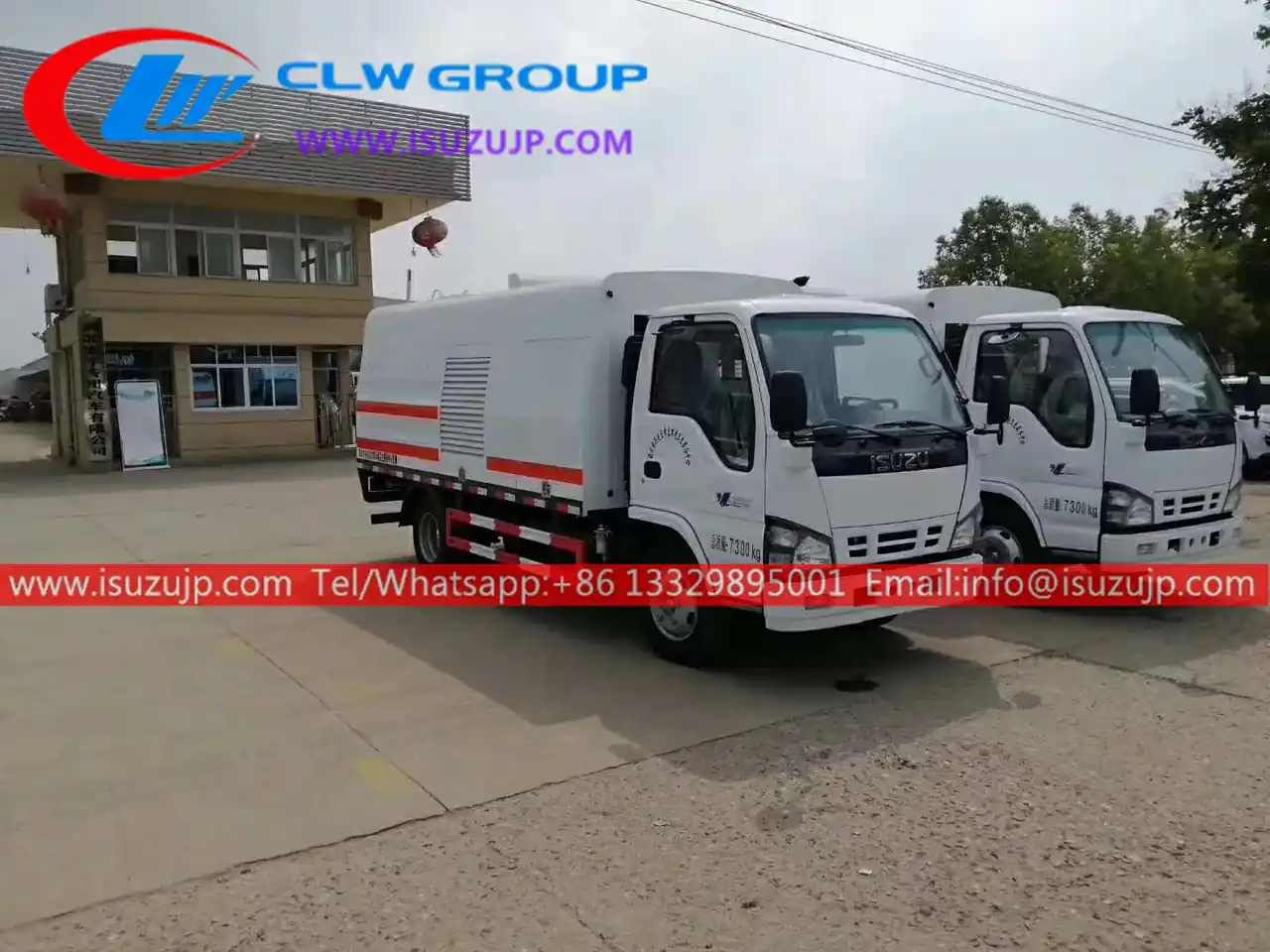 ISUZU NKR 4000liters Guardrail Cleaning Truck view 3