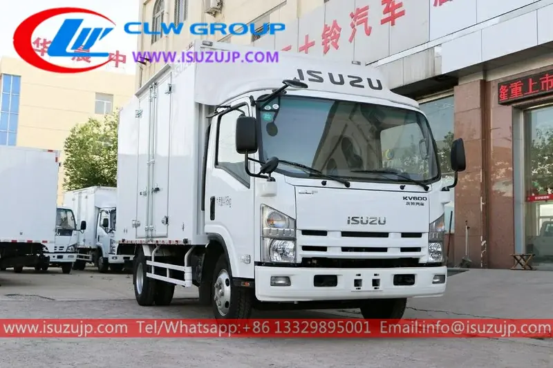 ISUZU NLR 17ft Short Box Truck view 3