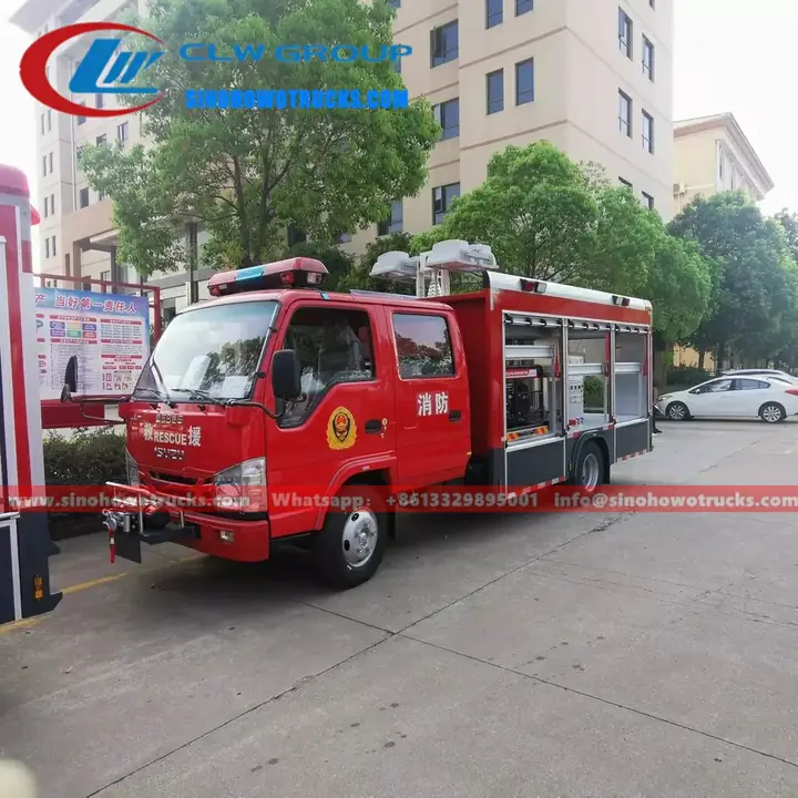 ISUZU Small Emergency Rescue Fire Vehicle with 3Tons Crane and Winch Cambodia view 3