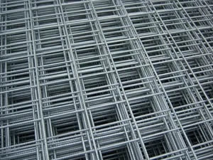 Welded wire mesh panels stacked flat