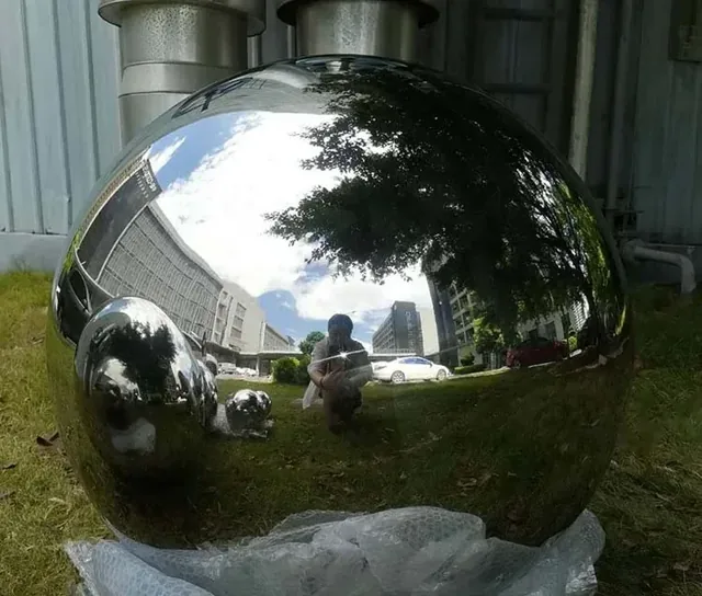 Stainless Steel Mirror Polished Sphere Hollow Round Ball Garden Decor manufactured in stainless steel