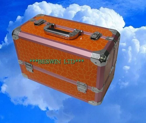 Hairdressing case model 69408 by Beswin