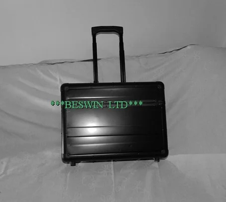 Pilot case model 69313 by Beswin