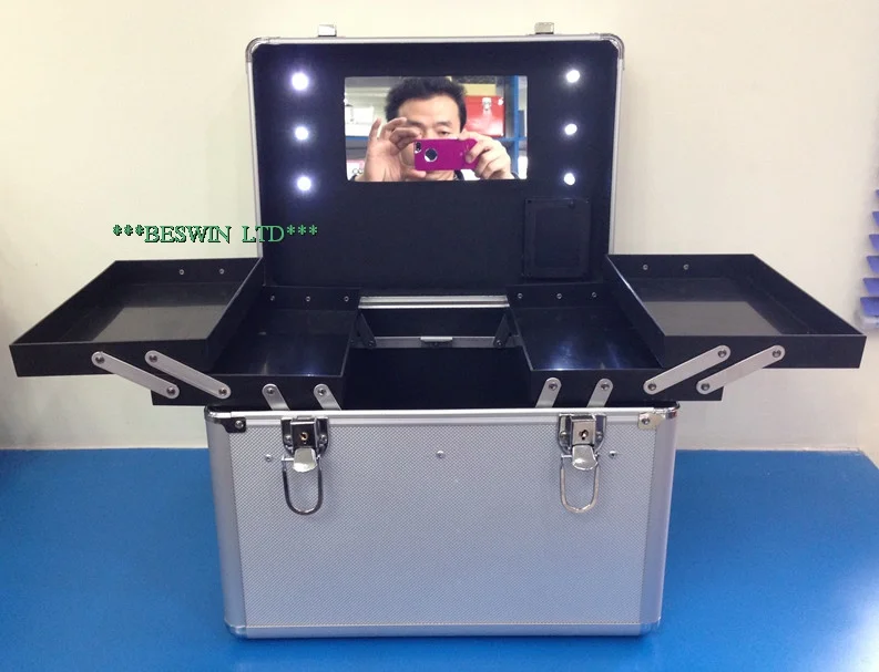 Beauty case view 2