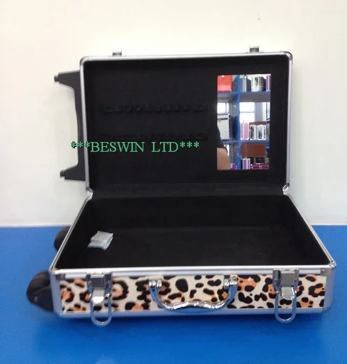 Beauty case view 2