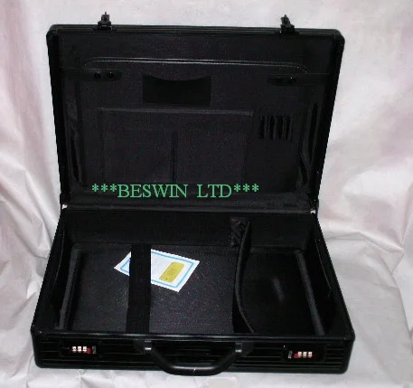 Briefcase set view 2
