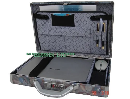 Briefcase model 69231 by Beswin
