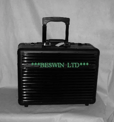 Pilot case model 69307 by Beswin
